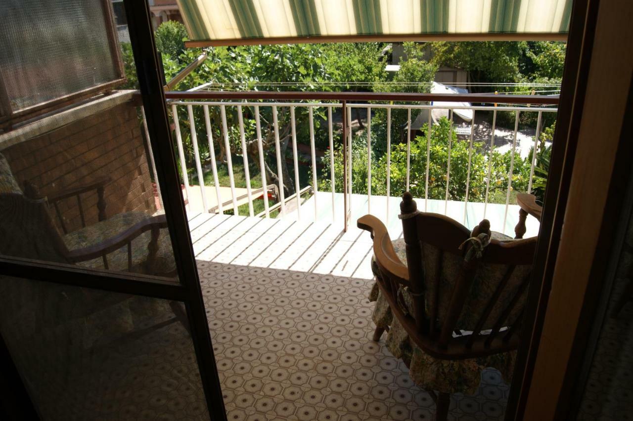 Home Denise E Luca Latina Exterior photo